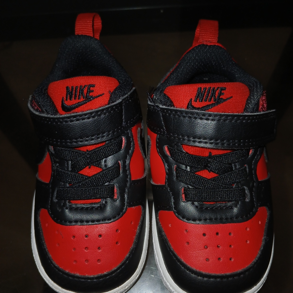 Nike Kids Black and Red Sneakers